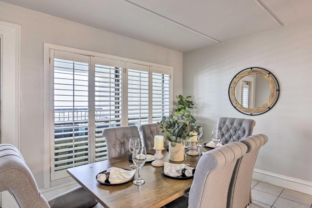 Cozy South Padre Island Condo with Beach Views! - image 3