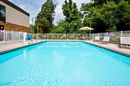 Holiday Inn Express Hotel & Suites Kimball an IHG Hotel - image 12
