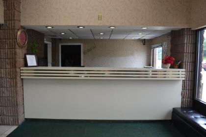 Red Carpet Inn & Suites South Plainfield/Piscataway - image 12