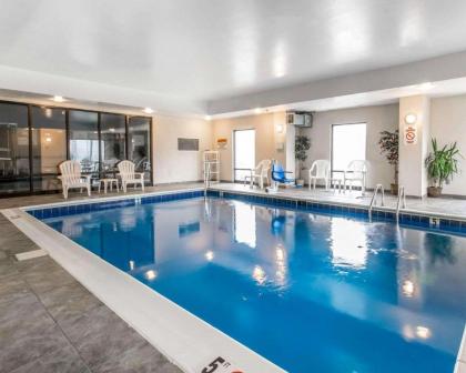 Comfort Suites South Point - Huntington - image 14