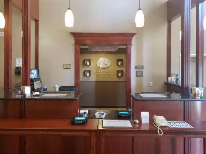 Comfort Suites South Point - Huntington - image 4