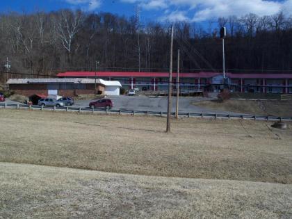 Southern Hills Inn - image 11