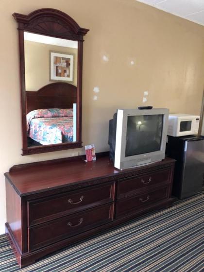 Southern Hills Inn - image 5