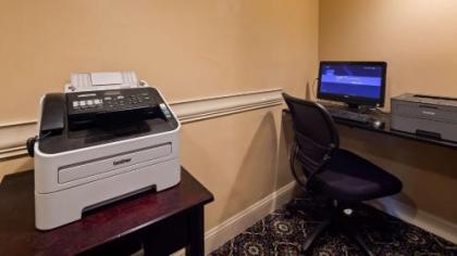 Best Western Merry Manor Inn - image 14