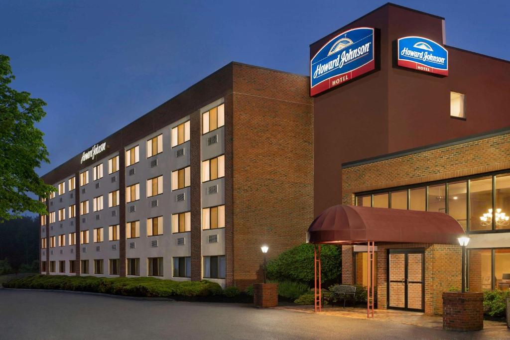 Howard Johnson by Wyndham South Portland - main image