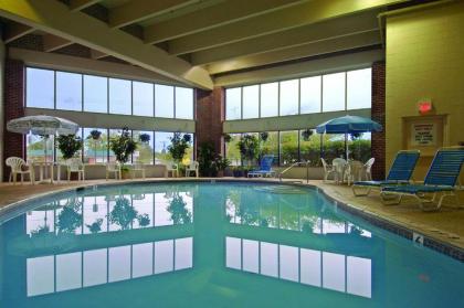 Howard Johnson by Wyndham South Portland - image 11