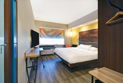 Tru By Hilton Portland Airport Area Me - image 4