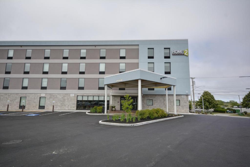 Home2 Suites By Hilton Portland Airport - image 6