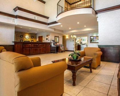Comfort Suites East Brunswick - image 11