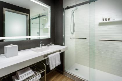 AC Hotel by Marriott San Francisco Airport/Oyster Point Waterfront - image 4