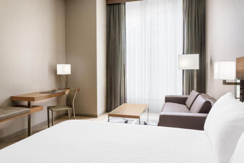 AC Hotel by Marriott San Francisco Airport/Oyster Point Waterfront - image 5