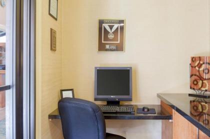 All Seasons Resort - image 5