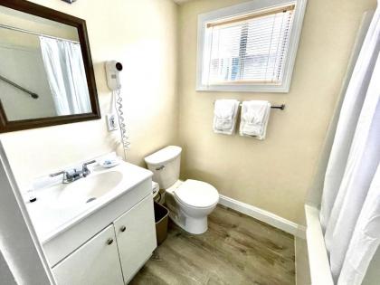 Ocean Breeze Motel - image 13
