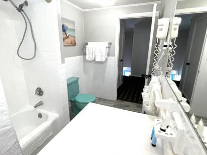 Ocean Breeze Motel - image 4