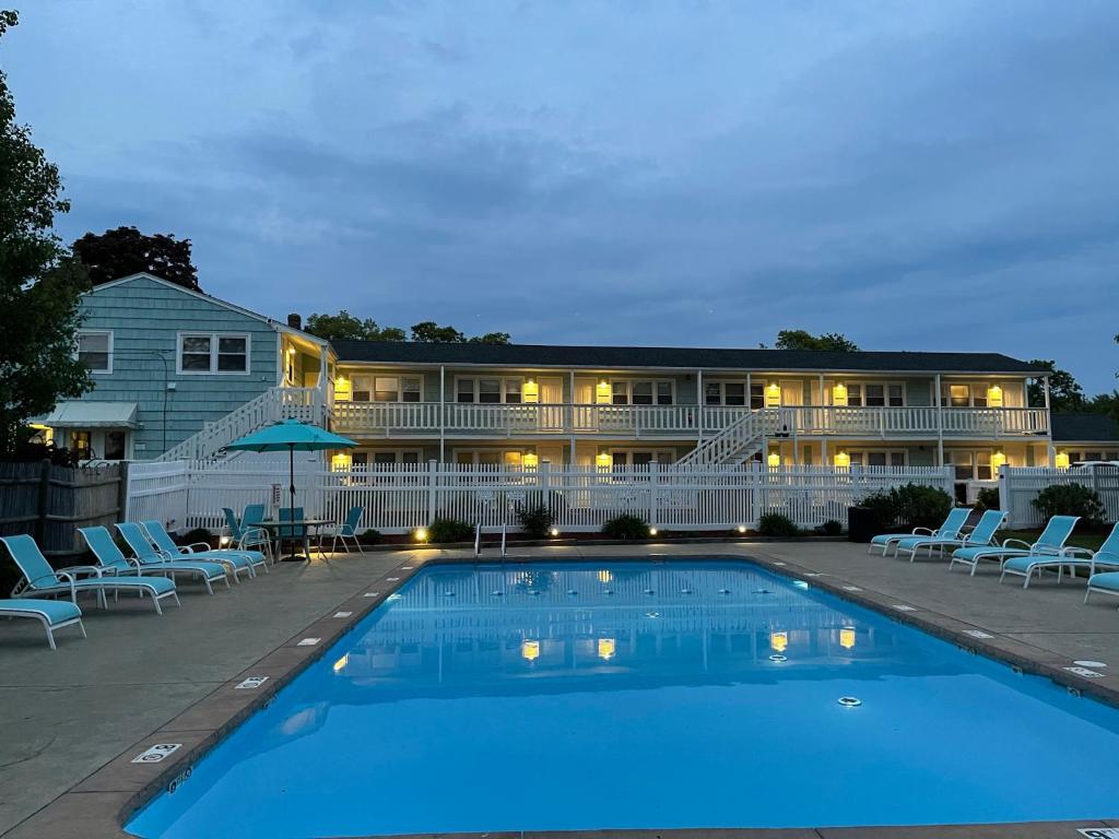 The Escape Inn - main image
