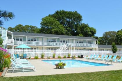 The Escape Inn - image 12