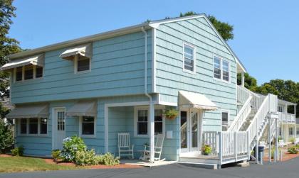 The Escape Inn - image 13