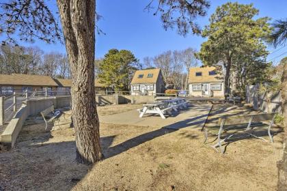 Cozy Condo with Private Deck Walk to Beach and Dining - image 4