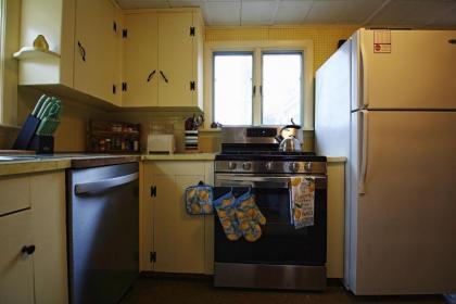 Two Bedroom Loft Cottage - image 10