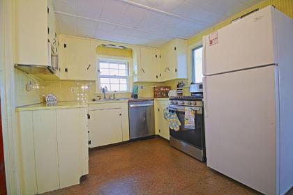 Two Bedroom Loft Cottage - image 12