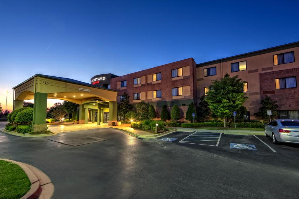 Courtyard by Marriott Memphis Southaven - image 2