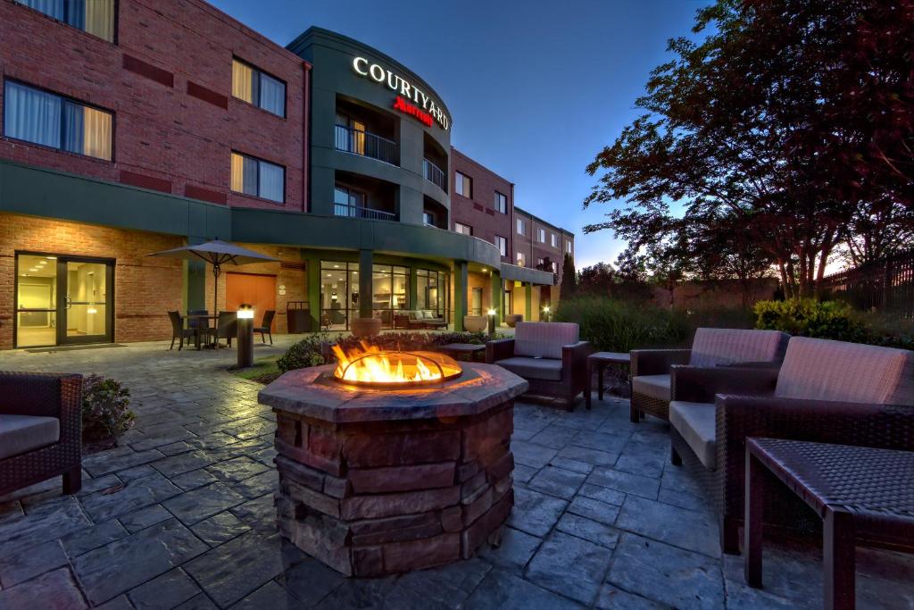 Courtyard by Marriott Memphis Southaven - image 4