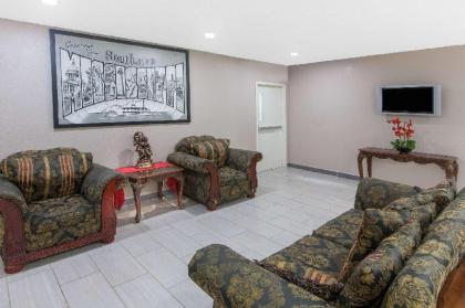 Super 8 by Wyndham Southaven - image 3