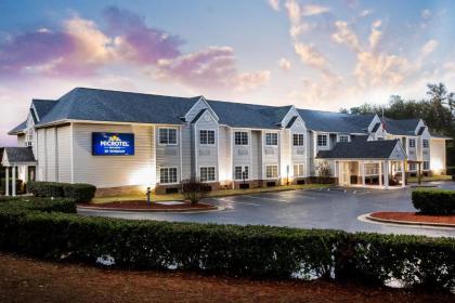 Microtel Inn & Suites by Wyndham Southern Pines - Pinehurst - image 7