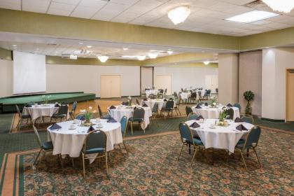 Days Inn & Conf Center by Wyndham Southern Pines Pinehurst - image 11