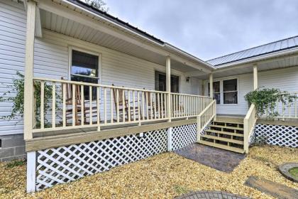 Sweet Southern Pines Abode with Yard and Covered Porch - image 11