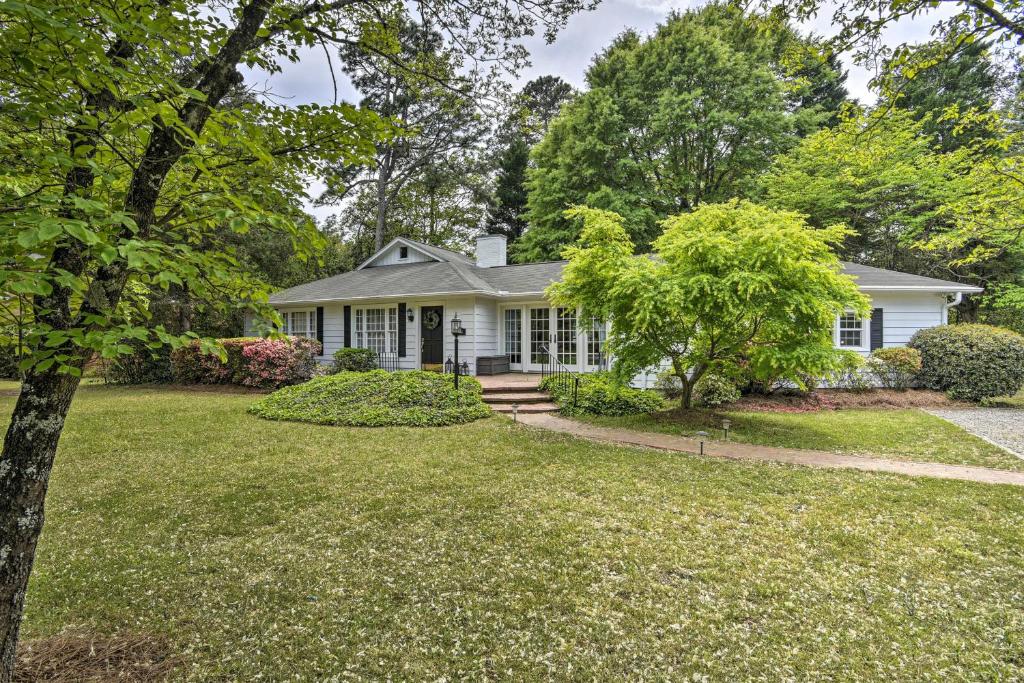 Quaint Apt with Yard 1 Mi to Nature Preserve! - image 4