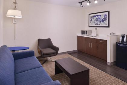 Holiday Inn Express Hotel & Suites Southfield - Detroit an IHG Hotel - image 21