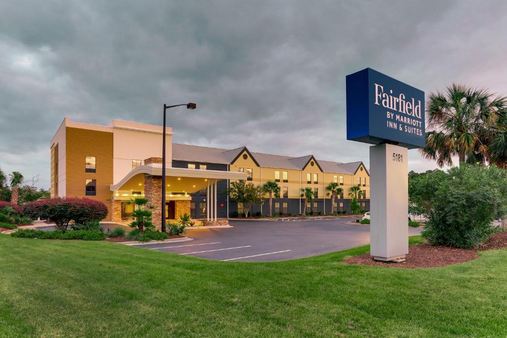 Fairfield Inn & Suites Southport - main image