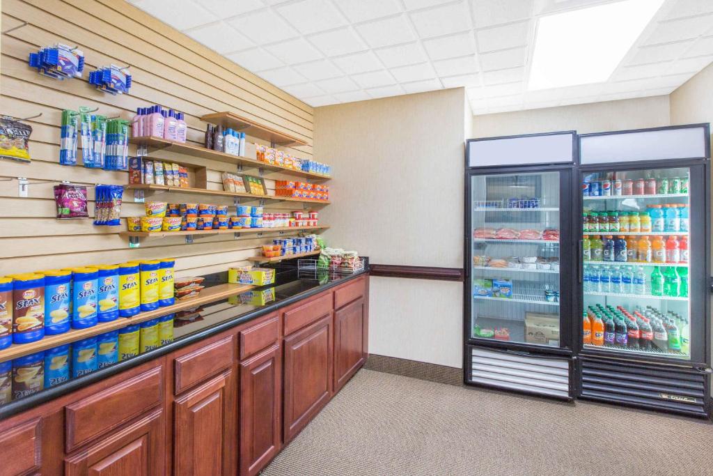 Wingate By Wyndham Southport - image 6