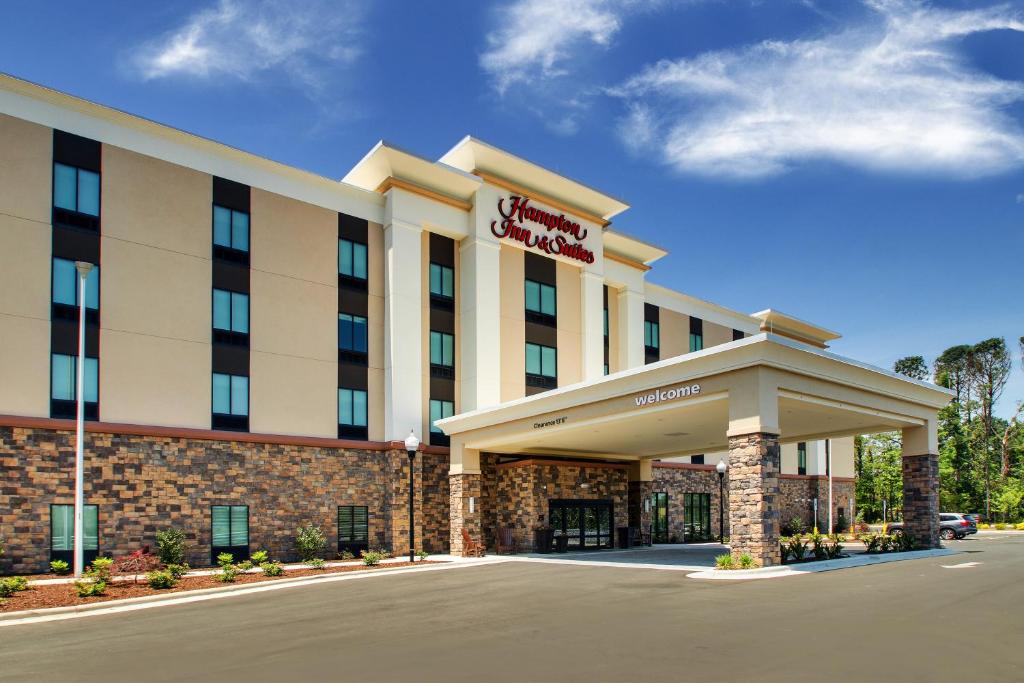 Hampton Inn & Suites By Hilton Southport - main image