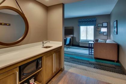 Hampton Inn & Suites By Hilton Southport - image 3