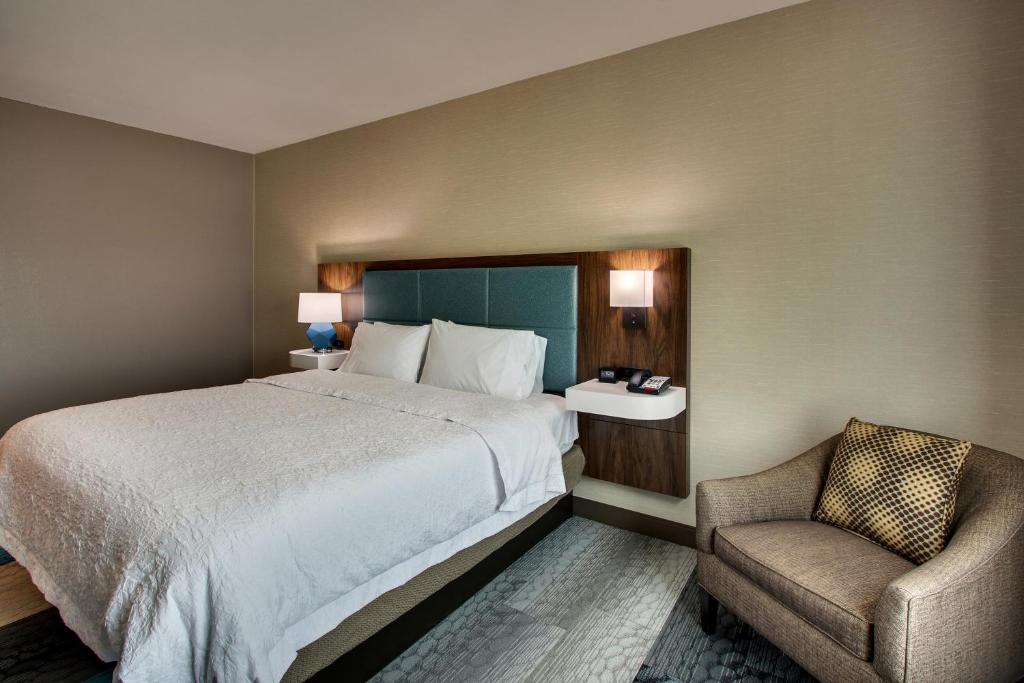 Hampton Inn & Suites By Hilton Southport - image 7