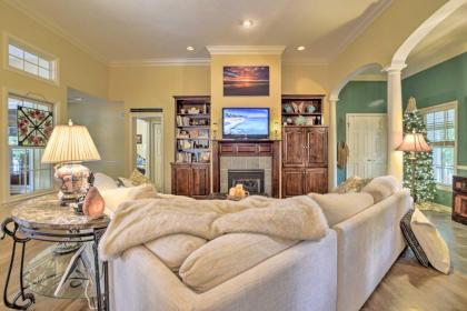 Cottage Garden Home with Screened Patio and Yard! - image 6