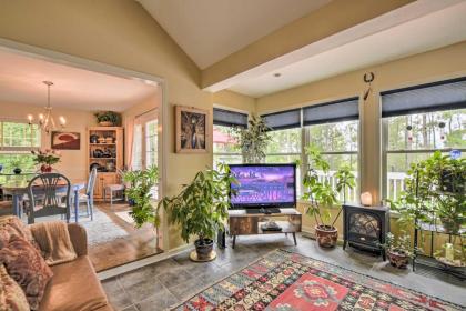 Cottage Garden Home with Screened Patio and Yard! - image 9