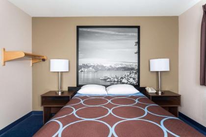 Super 8 by Wyndham Sparks/Reno Area - image 15