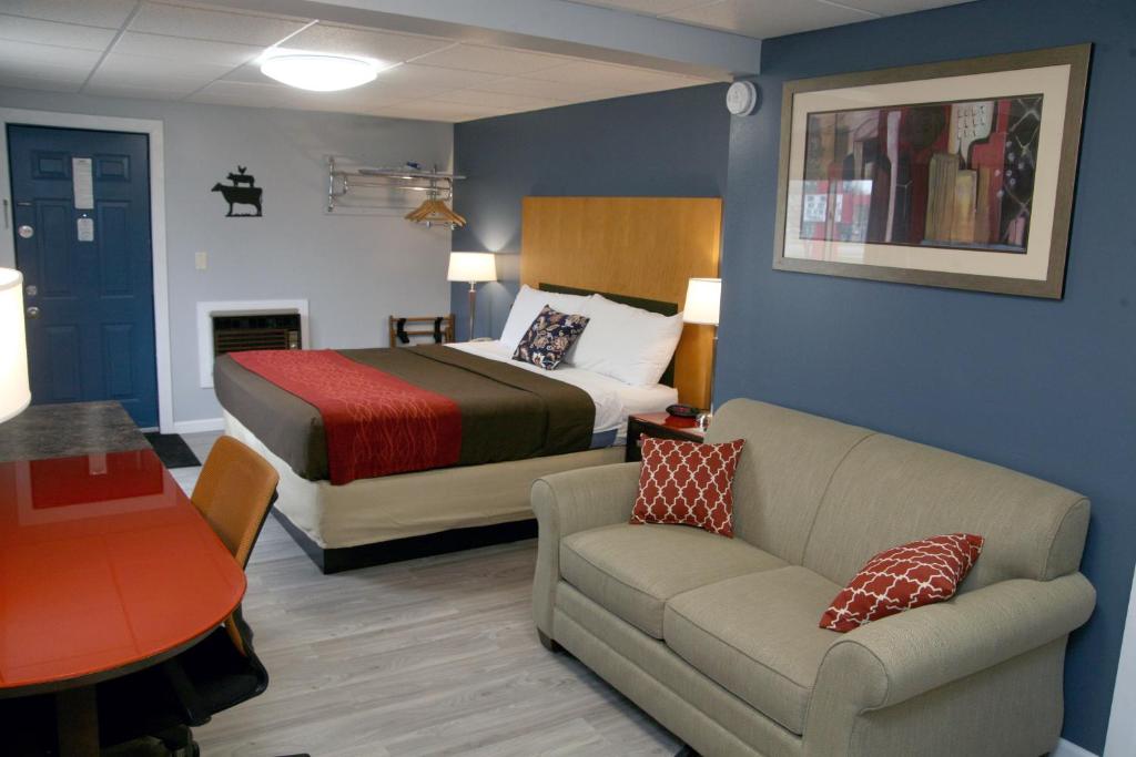 South T Motel - main image