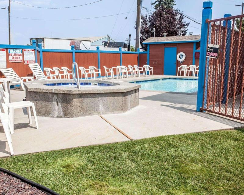 Rodeway Inn & Suites - image 3