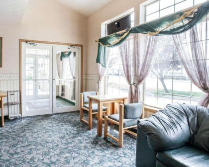 Rodeway Inn & Suites - image 4