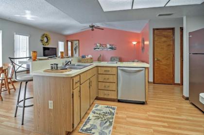 Pristine Spring Hill House with Private Pool and Lanai - image 6