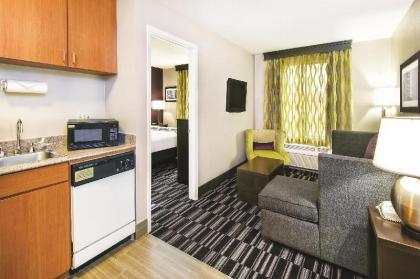 La Quinta Inn and Suites Woodlands South