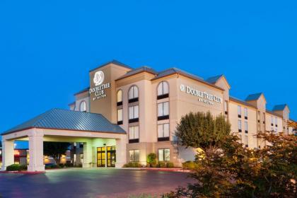 DoubleTree Club by Hilton Springdale - image 1