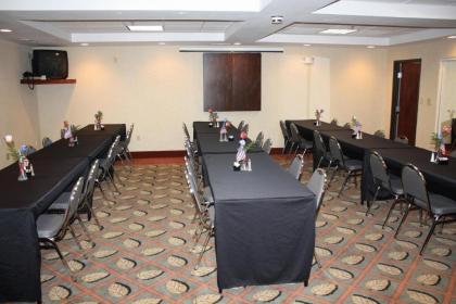 DoubleTree Club by Hilton Springdale - image 13