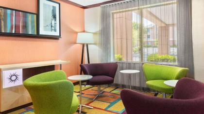 Fairfield Inn & Suites by Marriott Springdale - image 12