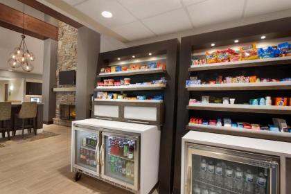 Hampton Inn and Suites Springdale - image 15