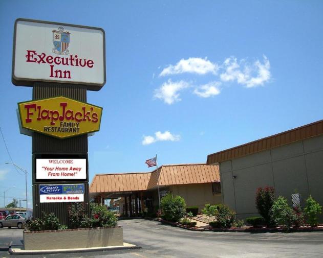 Executive Inn and Suites Springdale - main image